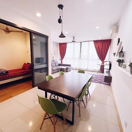 Connected Train 3 Bedrooms - Above Klgateway Mall 14 กัวลาลัมเปอร์ ภายนอก รูปภาพ