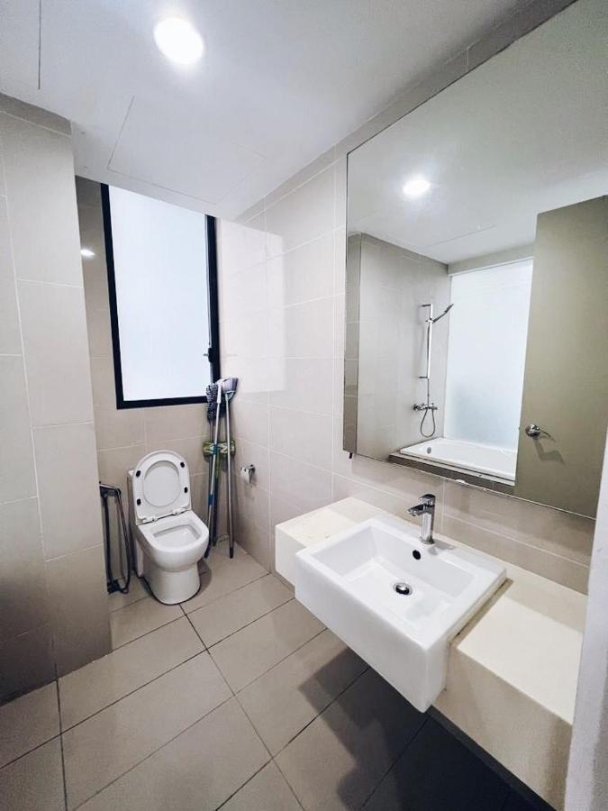 Connected Train 3 Bedrooms - Above Klgateway Mall 14 กัวลาลัมเปอร์ ภายนอก รูปภาพ